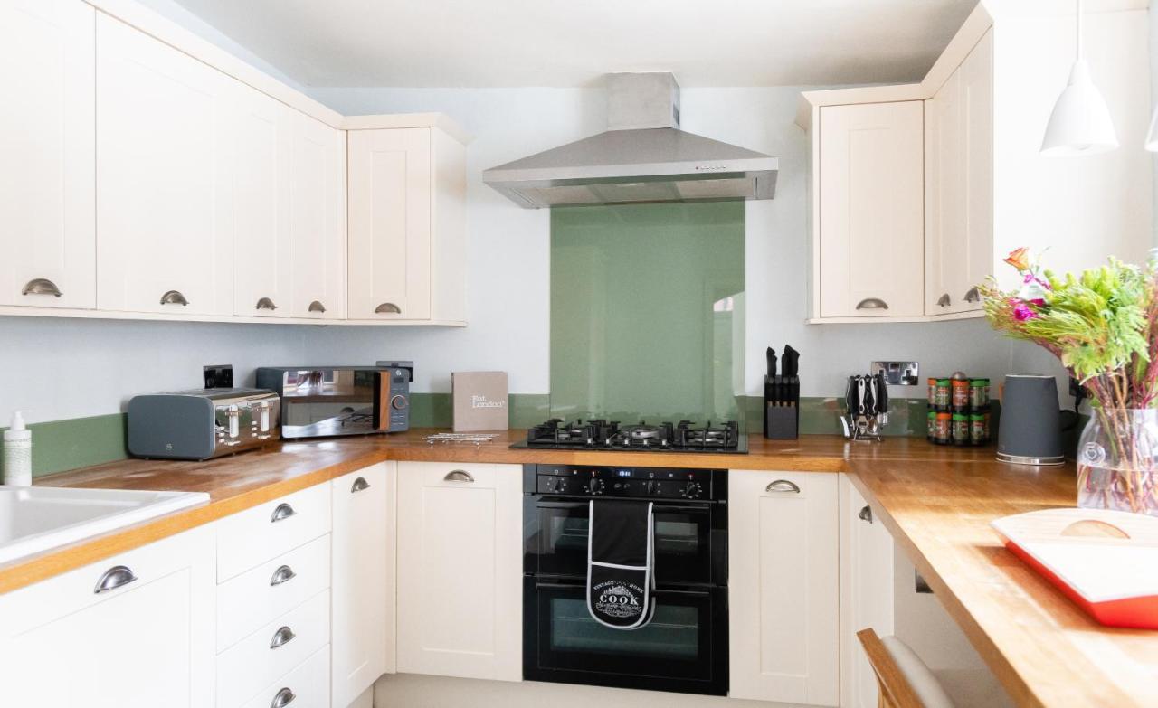 The Euston Square Escape - Modern And Central 4Bdr Home Londra Esterno foto